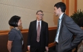 (L-R) Doris Sohmen-Pao, Executive Vice President (Administration), Yale-NUS College; Bill Gates; Andreas Sohmen-Pao, Group CEO, BW Group